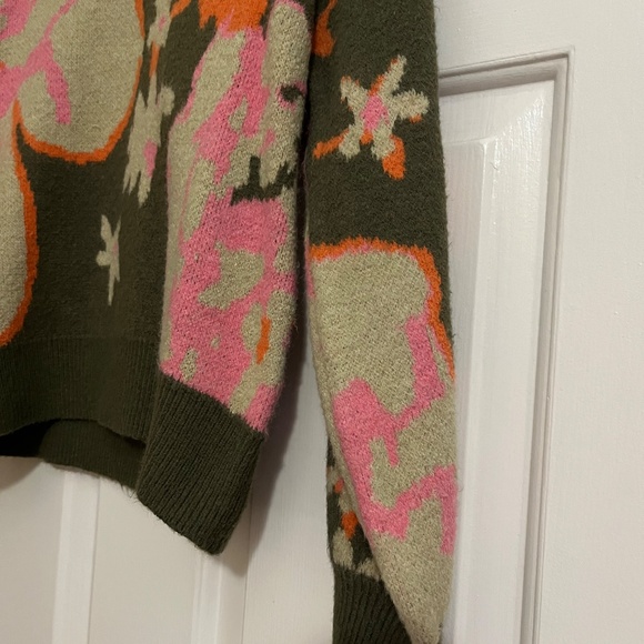 Voy size S green/pink/cream/orange sweater - Picture 3 of 5